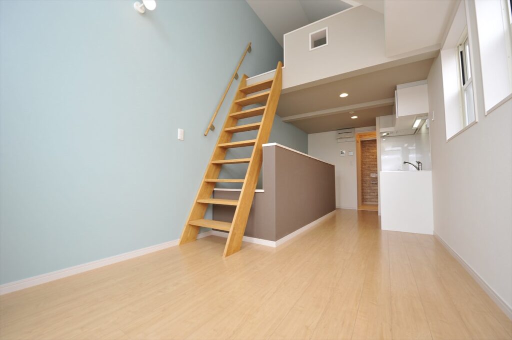 20210311blog吹き抜けアパート