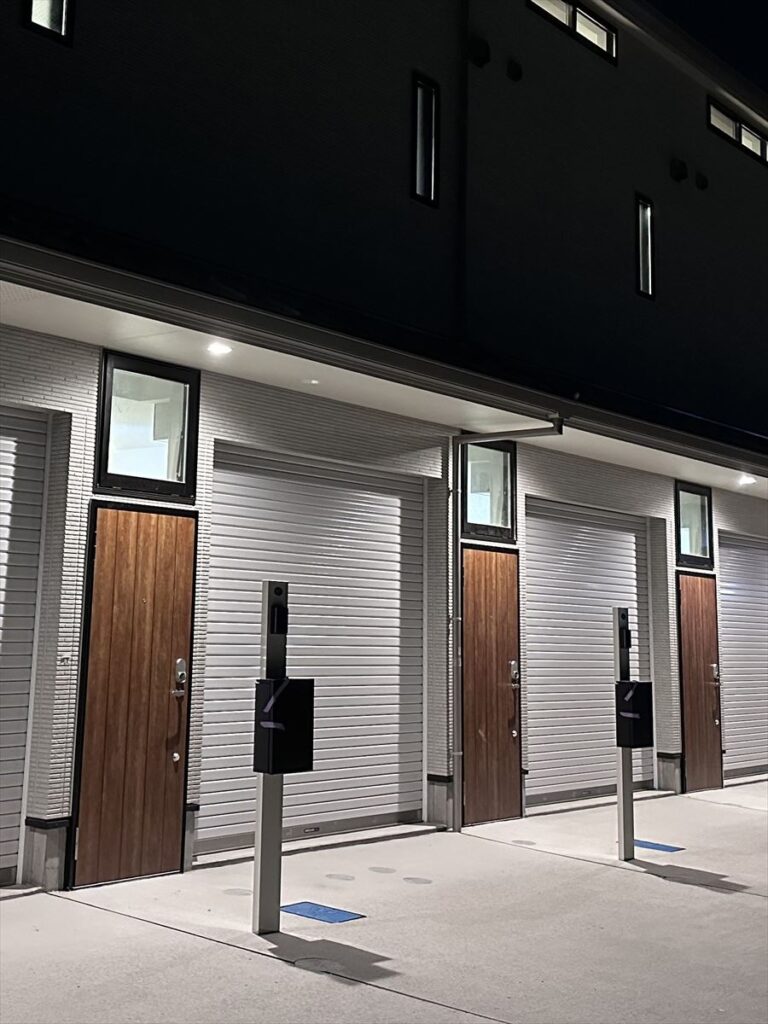 新築4世帯ガレージハウス